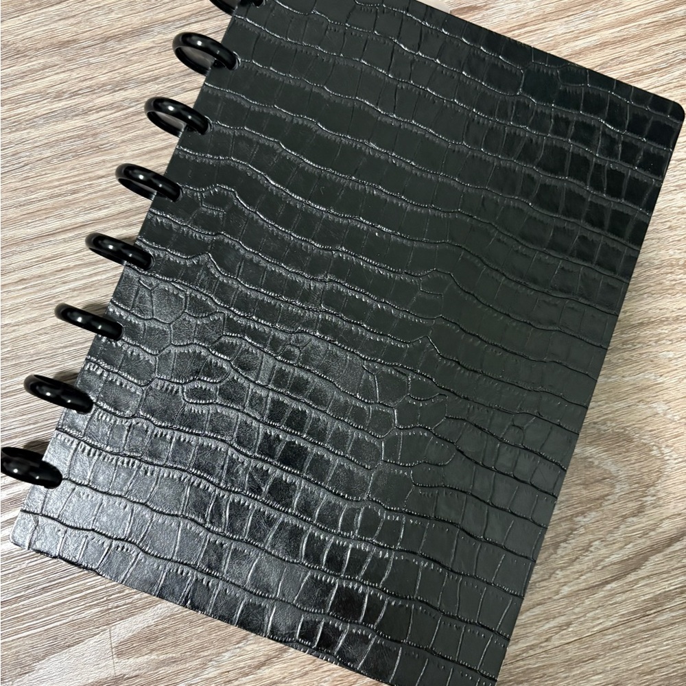 Black Crocodile Pattern Planner